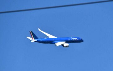 Malore su volo Parigi Roma australiana muore dopo atterraggio demergenza a Zurigo 364x230