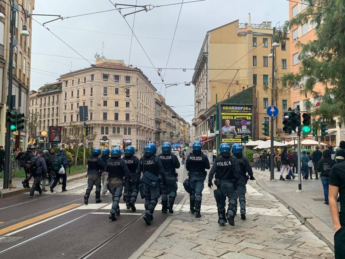 Mattarella: "Ovunque violenze inaccettabili, piena solidarietà alle forze dell'ordine". Domani Cdm per le misure