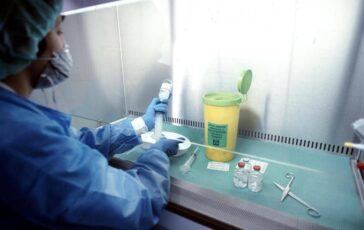 Melanoma nuova pillola spoglia il tumore avanzato e rallenta la crescita 364x230