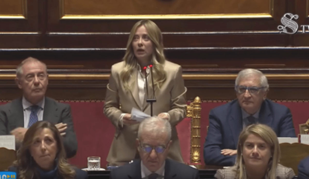Meloni in Senato: "Energia, bollette più leggere per famiglie e imprese". E sull'Ucraina: "Posizione Italia non cambia"
