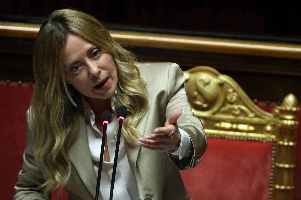 Meloni, pressing sull'Ue per l'energia e critica a Trump: "Rischiosa intesa su gasolio russo"