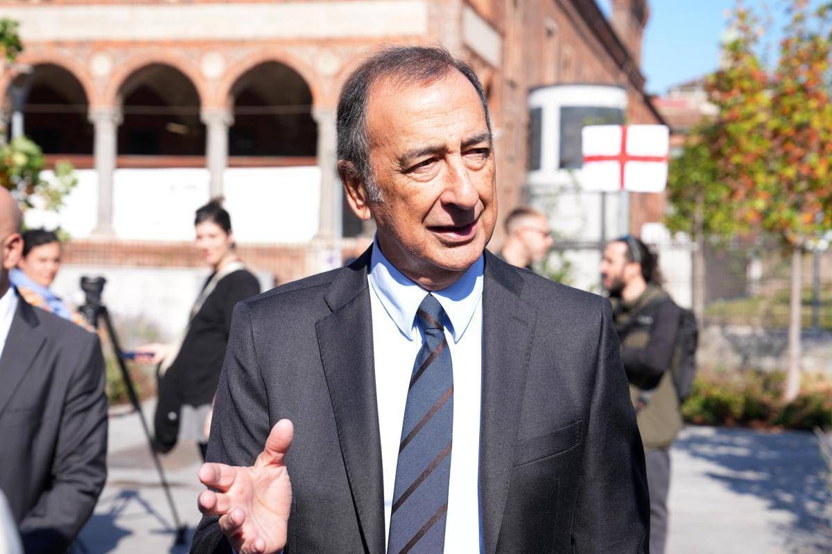 Milano, Sala: "Preoccupazione altissima, poche forze dell'ordine in piazza: può essere solo l'inizio"