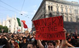 Milano bottiglie e oggetti contro la polizia corteo Italia in Piazza spezzato in due 265x160