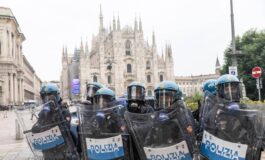 Milano il lungo ottobre di piazza tra timori e bufale social su violenze e ronde 265x160