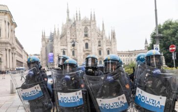 Milano il lungo ottobre di piazza tra timori e bufale social su violenze e ronde 364x230