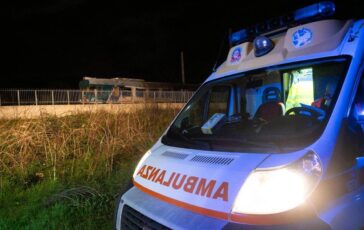 Morti sospette in ambulanza slitta il processo a Luca Spada. Ira dei familiari della vittima Inorriditi da selfie con le bare 364x230