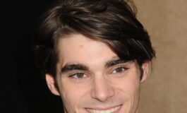 Morto a 34 anni RJ Mitte addio al Walter White Jr. di Breaking Bad 265x160