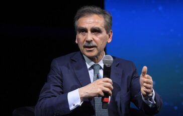 Mps Lovaglio Sorpresi da cambio rotta Intesa Sp era favorevole a fusione con Mediobanca 364x230