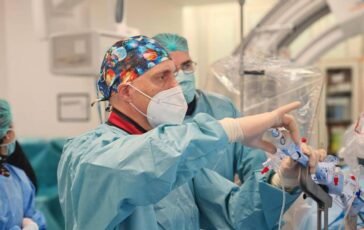 Nato di appena 1 kg con grave cardiopatia Luca salvato da un intervento record al Bambino Gesu 364x230