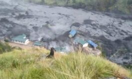 Nepal nuove inondazioni ponti e case spazzati via ci sono dispersi 265x160