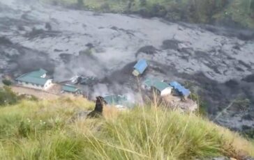 Nepal nuove inondazioni ponti e case spazzati via ci sono dispersi 364x230