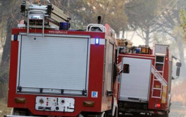 Nube tossica dopo incendio a Caivano sospese attivita nella zona Asi Obbligo di mascherina 364x230