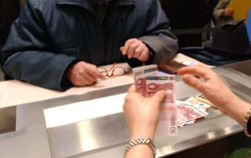 pensioni cosa cambia con taglio alle rivalutazioni lo scenario della uil 2