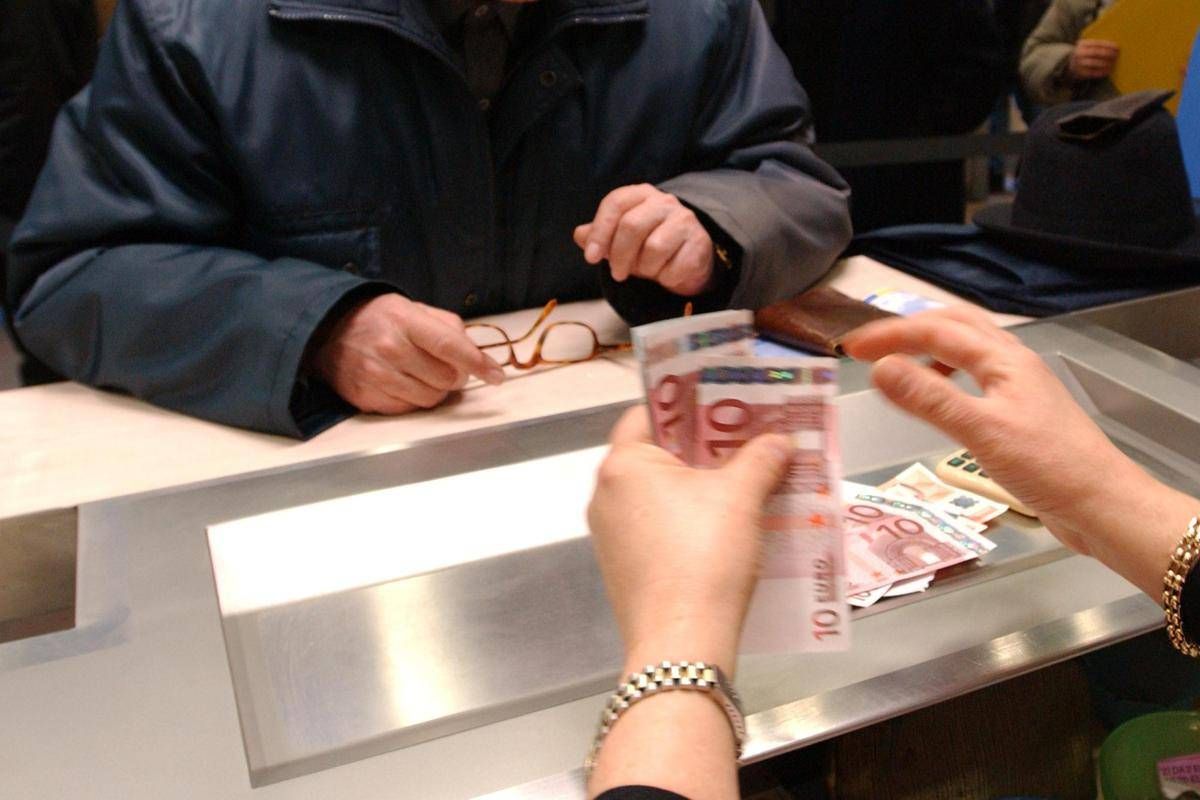 Pensioni, cosa cambia con taglio alle rivalutazioni: lo scenario della Uil
