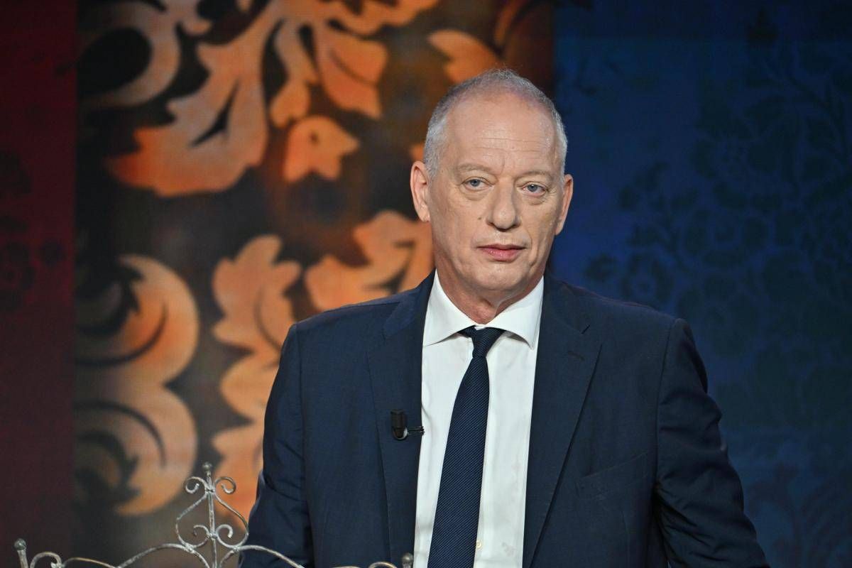 Peter Gomez confessa: "Ho la sindrome dell'impostore. L'amore? C'è, lei è molto più giovane di me"