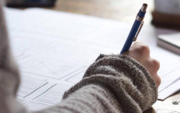 Pinerolo studente con disabilita ustionato con accendino da compagno di scuola 364x230