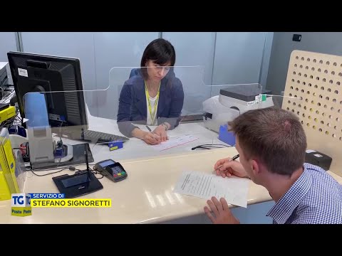 Poste Italiane, passaporti da record: superate le 300 mila richieste negli uffici postali