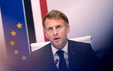 Proteste Francia Macron Ultrasinistra vuole rovesciare la Repubblica 364x230