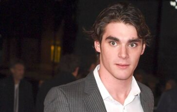 RJ Mitte il toccante post di Bryan Cranston per la morte del figlio in Breaking Bad 364x230