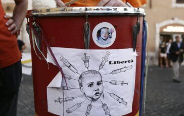 Reintegro medici no vax Cognetti Grave ferita per chi ha salvato vite e pesante offesa alle vittime 364x230