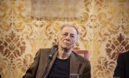 Roberto Vecchioni si prende unaltra pausa Statemi vicino 265x160