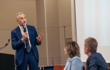Sanita Cappellacci Affari sociali Dobbiamo spingerci verso il prima prevenzione e diagnosi precoce 364x230