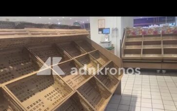 Scaffali vuoti in un supermercato a Palermo gli effetti dello sciopero 364x230