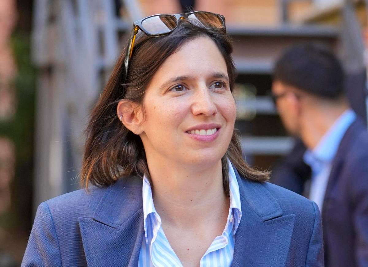 Schlein all'assemblea Pd: "Primarie o no, mi candido presidente del Consiglio"