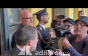 Scontri a Milano Salvini Chi vuol tornare a saccheggiare non la passera liscia Video 364x230