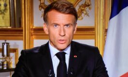 Scontri in Francia Macron Proviamo rabbia nulla giustifica la violenza. Chi ha distrutto dovra pagare 265x160