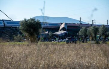 scontro tra treni in spagna possibile errore umano cosa si sa 2