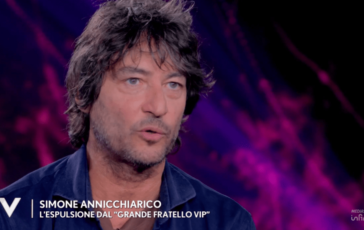 Simone Annicchiarico a Verissimo la squalifica dal Gf Vip e il ricordo del papa Walter Chiari 364x230