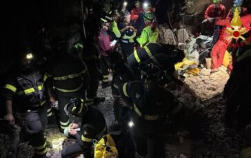 Speleologo bloccato in una grotta nel Nuorese proseguono operazioni di salvataggio 364x230