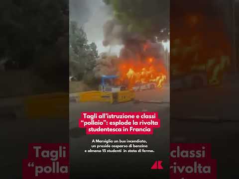 Tagli all’istruzione e classi “pollaio”: esplode la rivolta studentesca in Francia