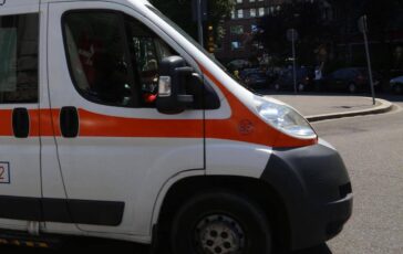 Tenta di dare fuoco allex moglie con alcool e accendino arrestato a Bari 364x230