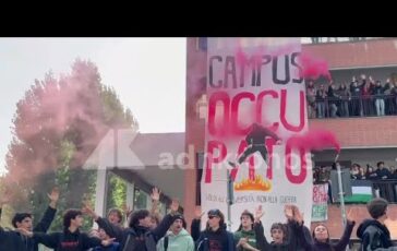 Torino gli studenti del Campus occupato Soldi alluniversita non alla guerra 364x230