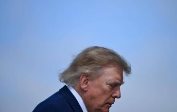 Trump e la confessione Mi trucco pochissimo faccio da solo non voglio sembrare morto 364x230
