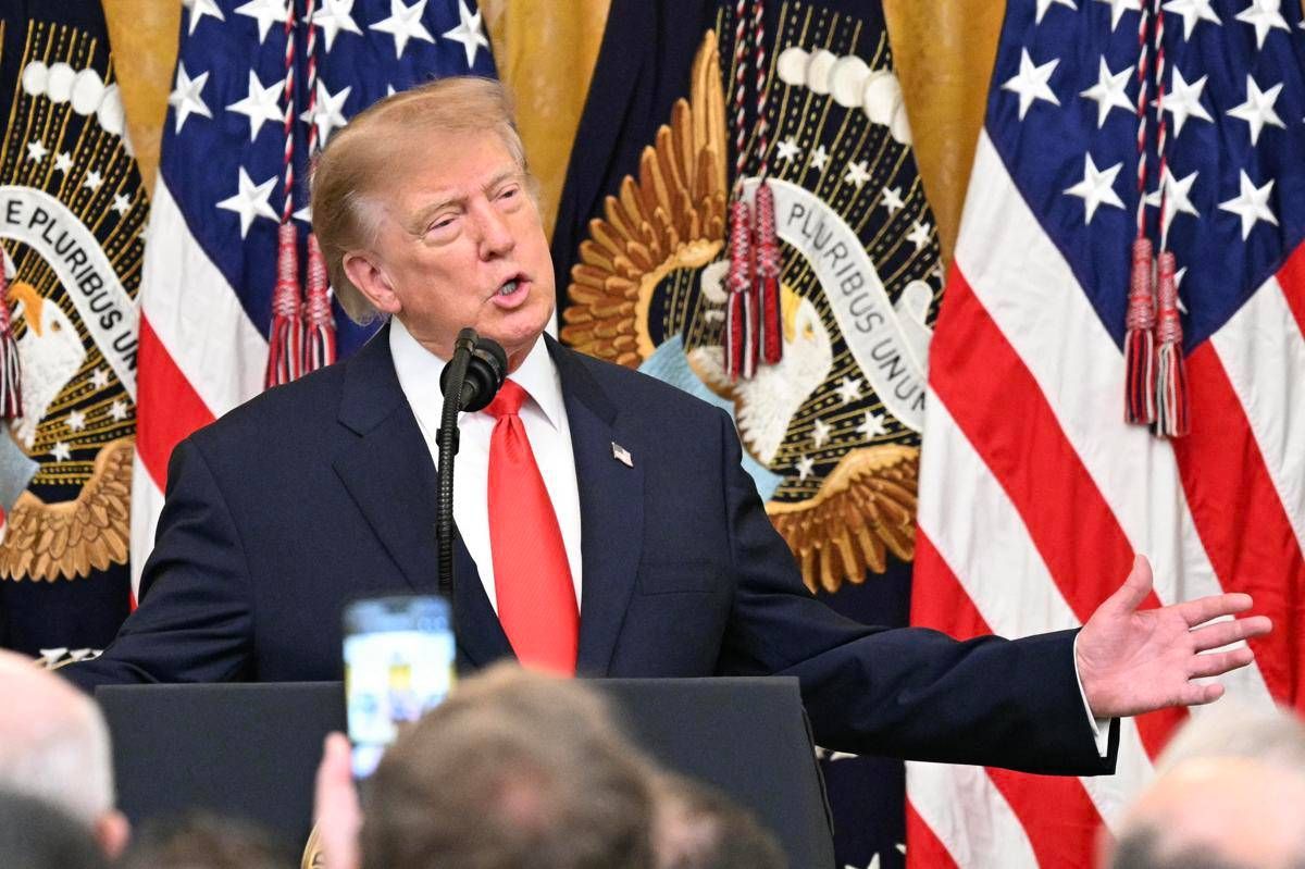 Trump, l'omaggio a Cristoforo Colombo e le battute: "Il mio amico Pavarotti..."