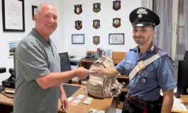 Turista dimentica zaino con oltre 2mila dollari sul treno Civitavecchia Roma cittadino gli salva la vacanza 265x160
