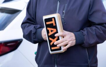 Uber archiviata la causa dei tassisti a Londra chiedevano risarcimento da oltre 400 milioni di euro 364x230