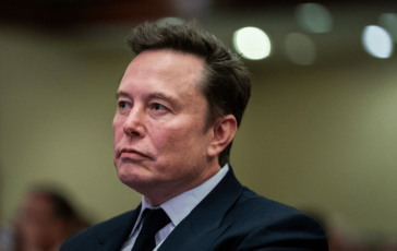 Ucraina Musk spegne Starlink e ferma i droni di Kiev Decisione di Trump 364x230