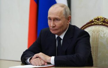 Ucraina Russia Kiev spezza lassedio di Putin nel Donetsk. Gli inviati di Zelensky in Usa 364x230