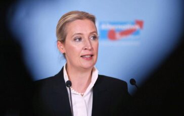 Ucraina Weidel Basta soldi a Kiev la guerra e gia persa 364x230