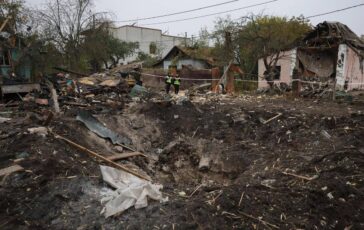 Ucraina Zelensky in polemica con Witkoff Tre ondate di missili balistici lanciati dagli umanitari russi 364x230