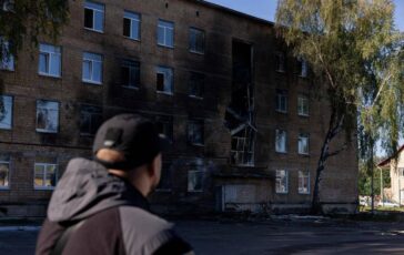 Ucraina drone russo colpisce scuola a Kiev paura e bambini nei rifugi 364x230