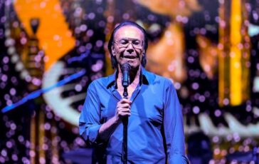 Venditti operato a Roma il cantautore rassicura Sto bene e pronto per nuovi concerti 364x230