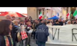 Vi remigreremo tutti tensione alla manifestazione dei giovani di centrodestra a Milano Video 265x160