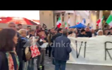 Vi remigreremo tutti tensione alla manifestazione dei giovani di centrodestra a Milano Video 364x230