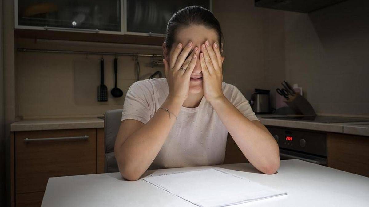 Violenza economica sulle donne, che cos'è: tutte le sfaccettature, l'indagine