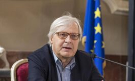 Vittorio Sgarbi e stabile e vigile continua ricovero in Terapia intensiva al Gemelli 265x160